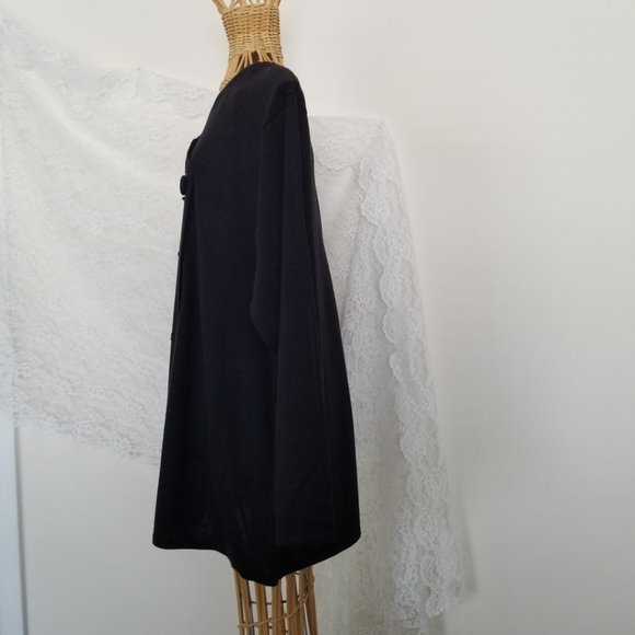 Black Blouse with Beaded Design Lightweight Acrylic Plus 3X - Picture 7 of 13